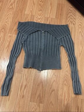 Off-Shoulder Ribbed Zip-Front Sweater - Gray